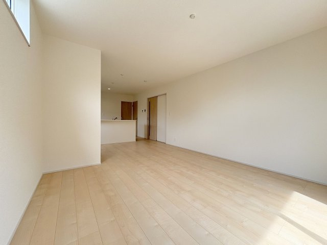 八潮市木曽根　新築戸建　全1棟の居間・リビング|同施工会社の参考写真になります。