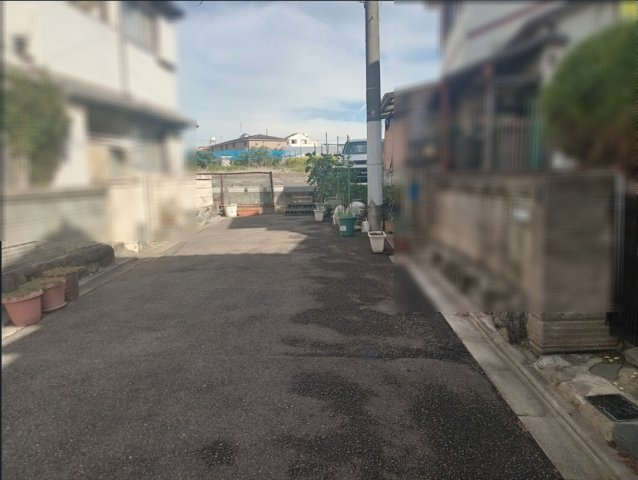 堺市中区上之　中古戸建の前面道路含む現地写真