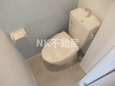 【トイレ】 | ハーモニーテラス御厨中（八戸ノ里賃貸） | コンパクトで使いやすいトイレです