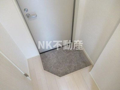 【玄関】 | ハーモニーテラス御厨中（八戸ノ里賃貸） | ゆったりとした玄関です