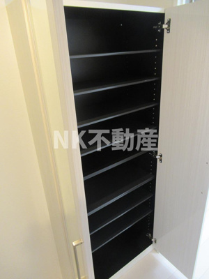 【収納】 | ハーモニーテラス御厨中（八戸ノ里賃貸） | シューズボックスです