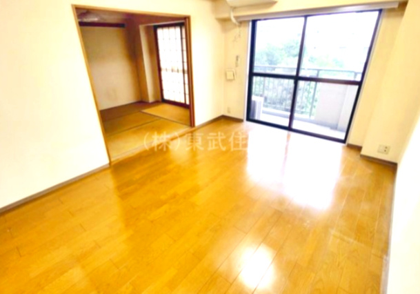 【居間・リビング】の画像