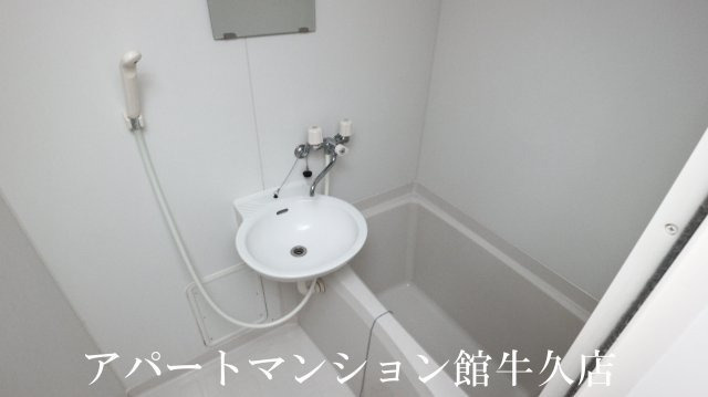 レオパレスいずみの洗面所