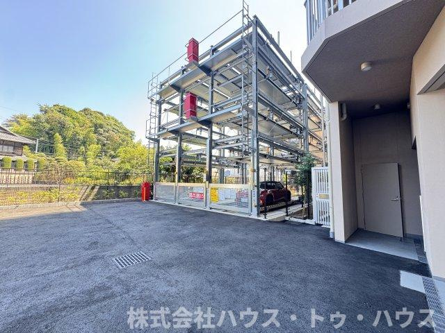 LIMERESIDENCE　KITAMATSUDOの駐車場