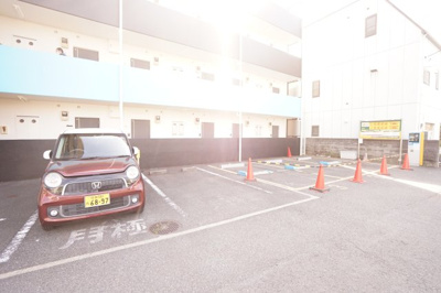 【駐車場】 | グランコンフォール三田 