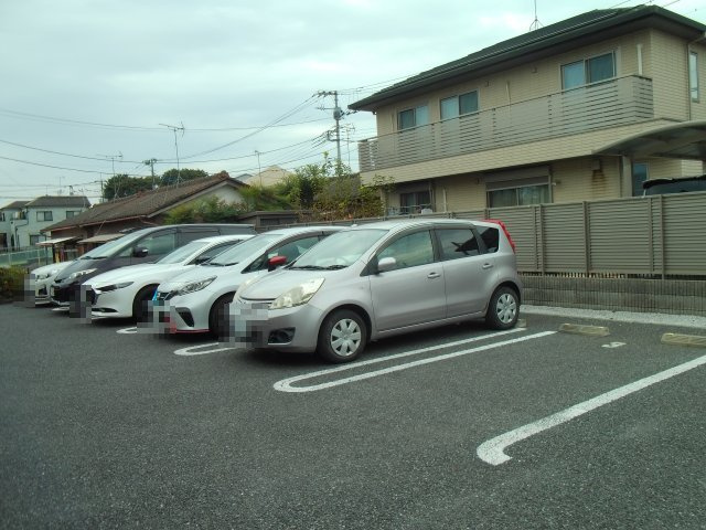 サンモールの駐車場