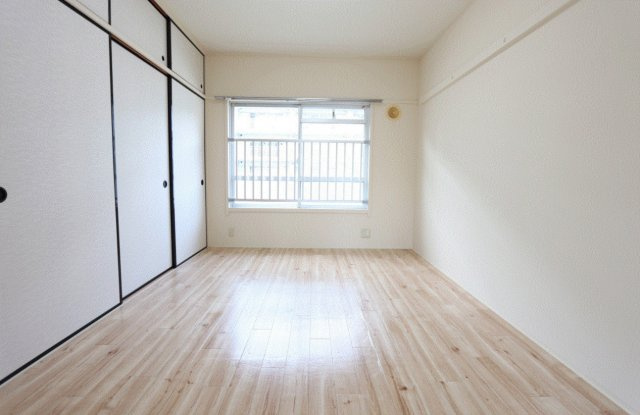 ビレッジハウス筑後【キャッシュバック対象物件】の洋室|個人の部屋や寝室として使える洋室です