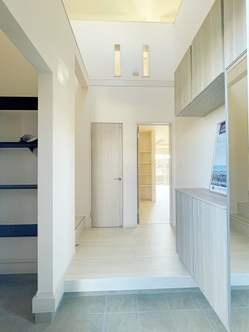 新築戸建・新築建売　福島市笹谷大谷地　笹谷小・信陵中の収納|高さを変えられる可動棚なので外で靴以外にも工具なども収納可能！