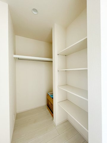 新築戸建・新築建売　福島市笹谷大谷地　笹谷小・信陵中の収納|クロークと可動棚付きで家族の上着やバッグなど収納できます！