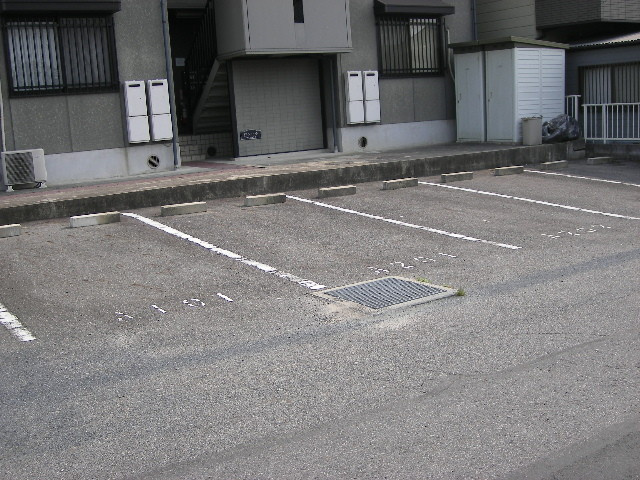 ヴィーナスハイツAの駐車場