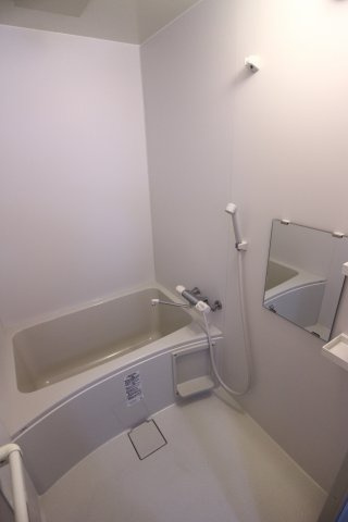 エステイトＥ垂水2の浴室