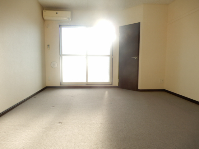 明石市藤江のアパートの居間・リビング