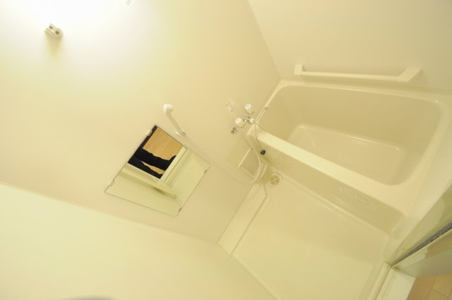 レオネクストリヴェール長田の浴室