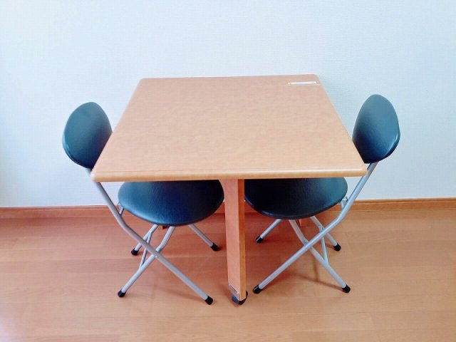 レオパレス堀田のその他|家具：机、椅子（2脚）