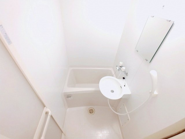 レオパレス堀田の浴室