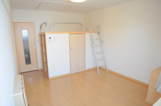 神戸市北区有野町有野のアパートの居間・リビング