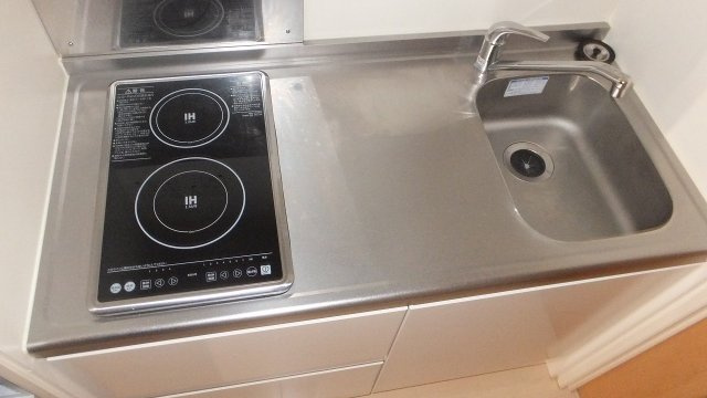 神戸市須磨区神撫町１丁目のアパートのキッチン|電熱タイプの2口のキッチン