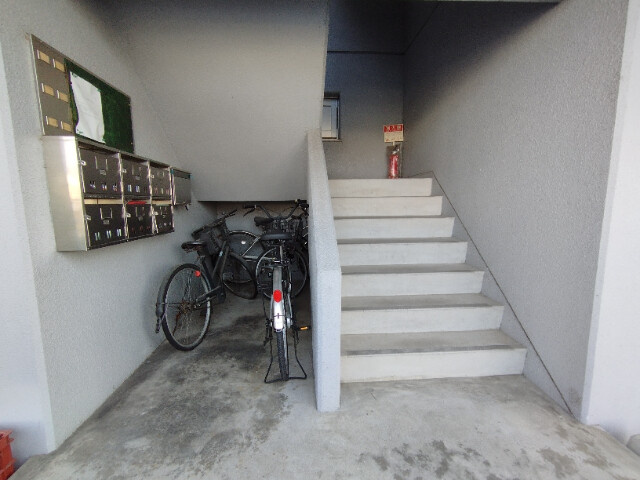 岡崎第２東海ビルのエントランス