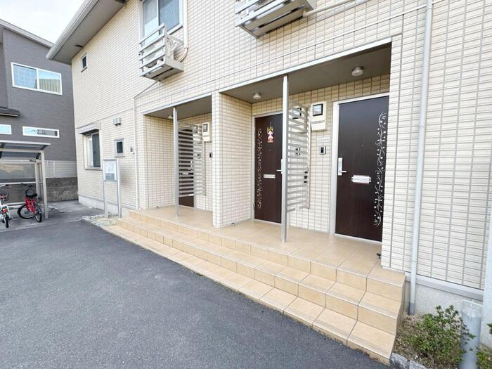 ウィット狐井のエントランス