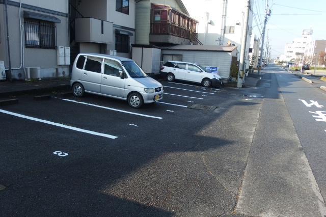 ヴィーナスハイツBの駐車場