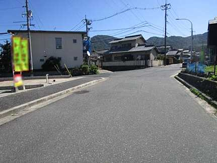 広島市安佐南区伴東8丁目　新築一戸建て(全2棟)の前面道路含む現地写真