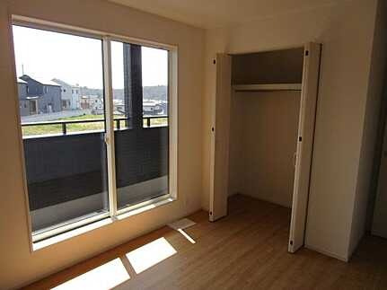 広島市安佐南区伴東8丁目　新築一戸建て(全2棟)の前面道路含む現地写真