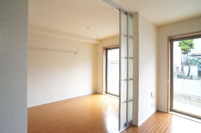 【洋室】 | ファースト プレイス　ShaMaison