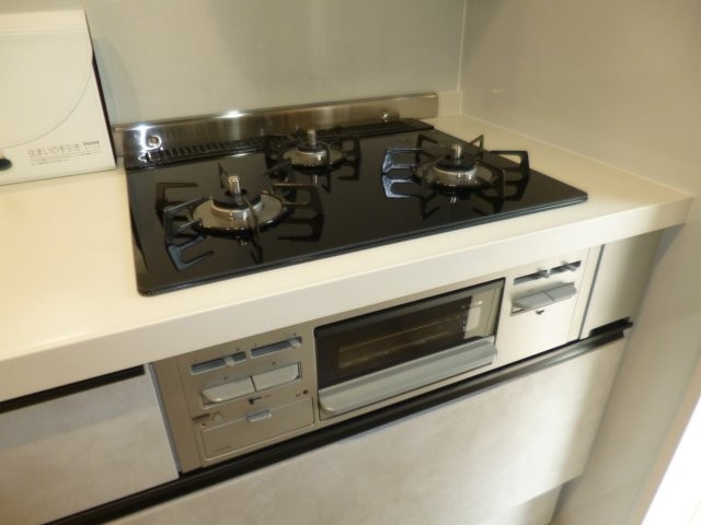 VIA-GRANDEのキッチン|３口ガスコンロ