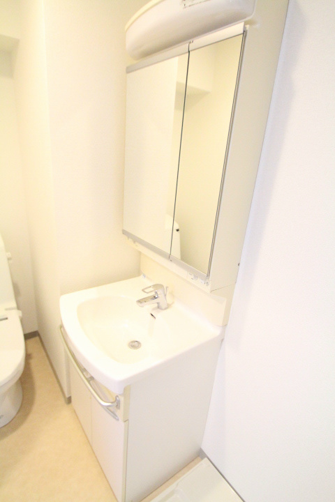 グリフィン横浜・桜木町駅前の独立洗面台