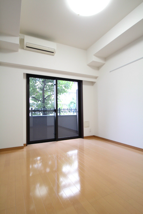 グリフィン横浜・桜木町駅前の居間・リビング