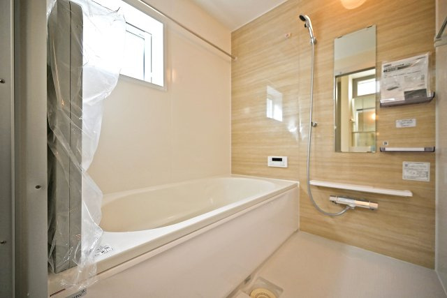 ブルーミングガーデン御願塚7目新築一戸建て|南向き3LDK+駐車1台可の浴室|1階浴室の内観写真です。1616サイズの浴室暖房乾燥機付きユニットバスです。