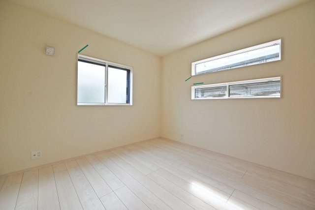 ブルーミングガーデン御願塚7目新築一戸建て|南向き3LDK+駐車1台可の洋室|-洋室約6.1帖(2F)-