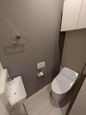 【トイレ】 | メゾンクレール谷在家 | ※同タイプの別のお部屋の写真です