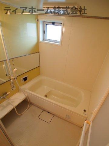 カルチェ赤坂A棟の浴室|日々の疲れを癒すお風呂付です