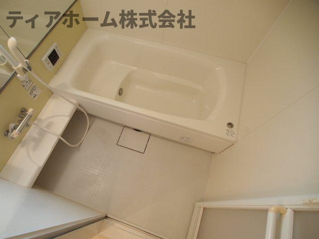 カルチェ赤坂A棟の浴室|きれいなお風呂です