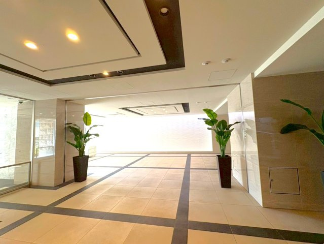 令和２年建築◆１階部分につき専用庭あり◆収納スペース充実◆プレサンスロジェ大津瀬田レイクフロントのその他共用部分|ロビー