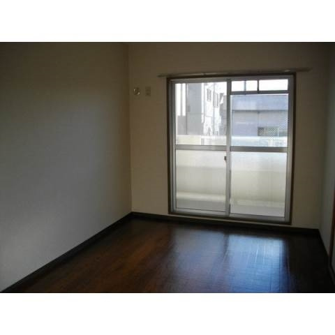 コーポ栄の居間・リビング