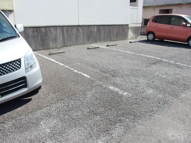 コーポ栄の駐車場