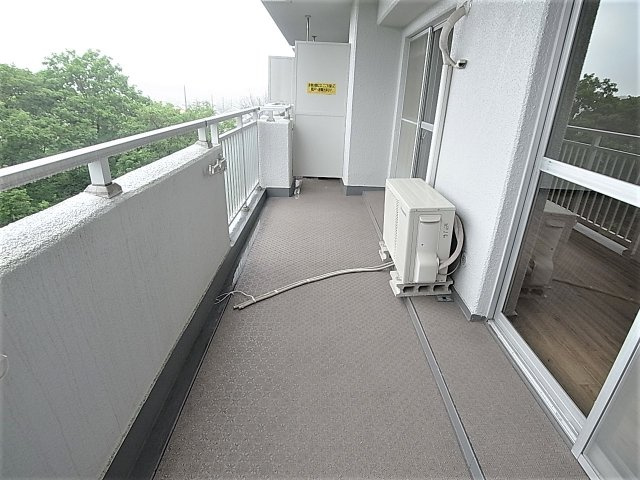 グランドパレス君影のバルコニー|日当り良好広々バルコニー