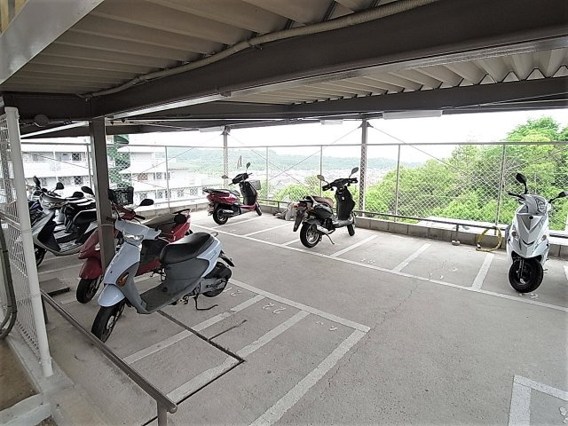 グランドパレス君影のその他共用部分|自転車・バイクも安心の管理の行き届いた駐輪場