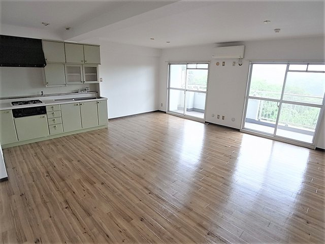 グランドパレス君影の居間・リビング|日当りの良い広々したリビングスペース