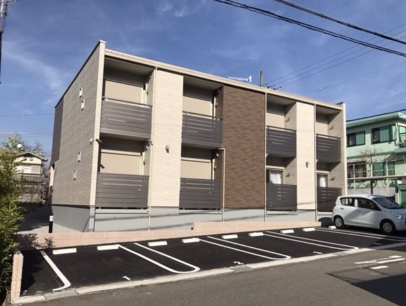 三木市自由が丘本町１丁目のアパートの外観