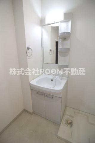 Lien　eterunite（ﾘｱﾝｴﾃﾙﾆﾃ）の独立洗面台|朝の身支度には欠かせない独立洗面化粧台