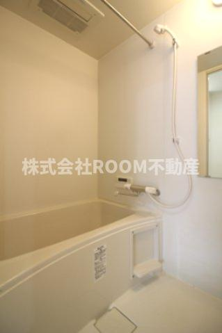 Lien　eterunite（ﾘｱﾝｴﾃﾙﾆﾃ）の浴室|きれいなお風呂です