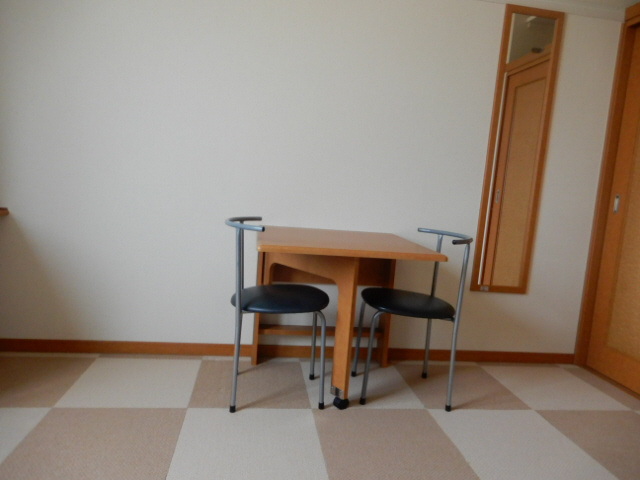 明石市二見町西二見駅前２丁目のアパートの寝室