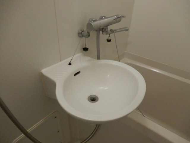 明石市二見町西二見駅前２丁目のアパートの洗面所