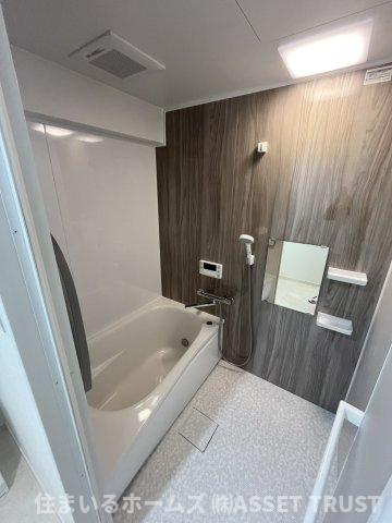 代々木スカイハイツの浴室|新規交換済みの浴室