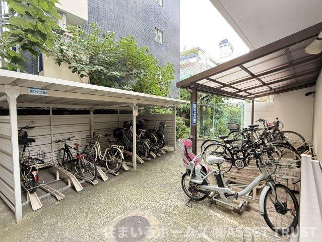代々木スカイハイツの駐輪場