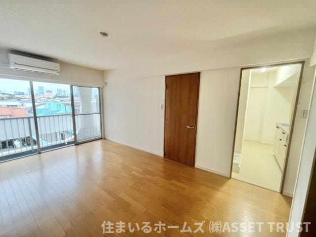 代々木スカイハイツの居間・リビング