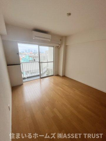 代々木スカイハイツの洋室|明るい洋室。自然の光で目覚めることができます